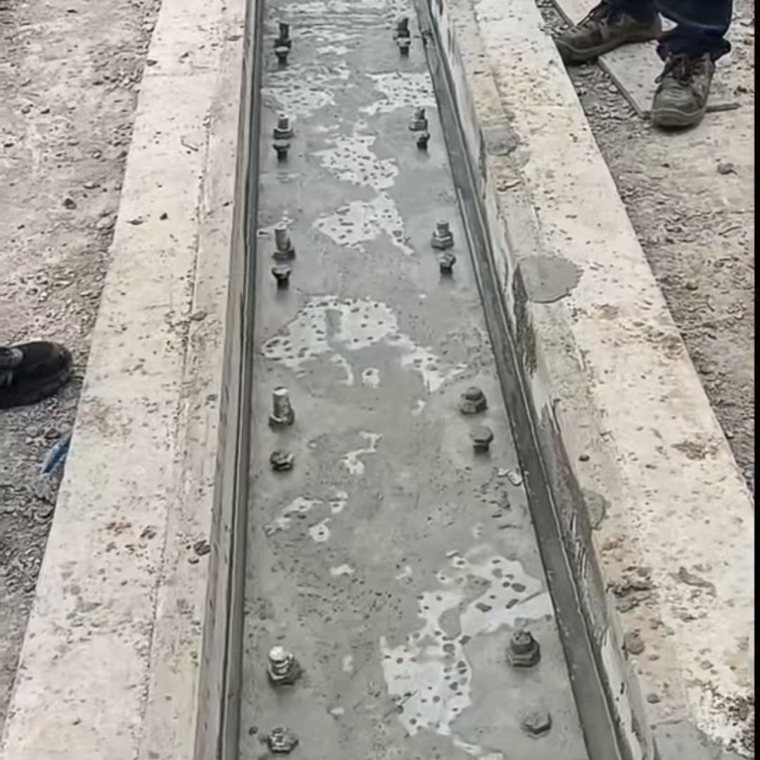章贡港口码头起重机龙门吊重型机械设备稳固用早强快凝轨道胶泥